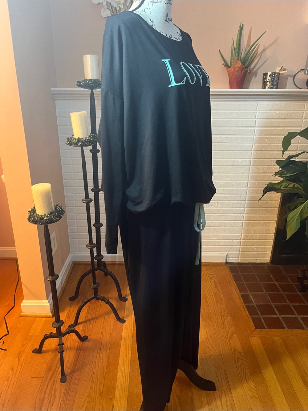 LOVE Black Lounge Set with Teal Accents - Picture 4 of 10